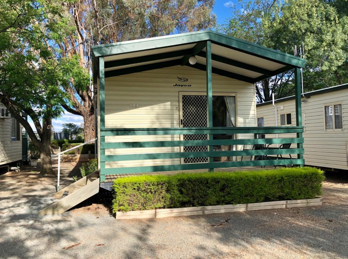 Tatura Cabin & Caravan Park Exterior foto